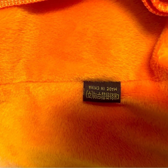 Disney Store  vintage Goofy plush backpack in excellent condition - Picture 9 of 10